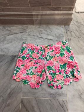 Lilly Pulitzer Pink floral buttercup shorts